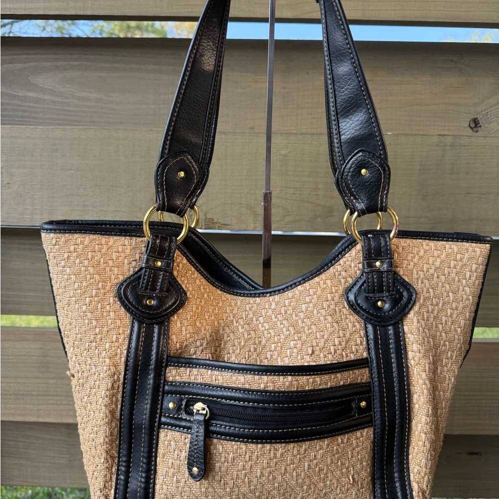 Stone Mountain Stylish Black and Tan Women's Bag